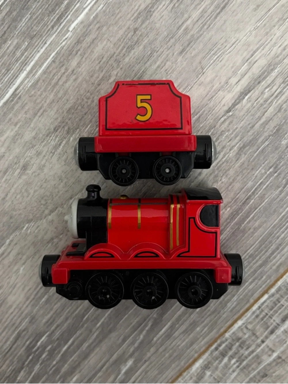 Diecast James and Tender - Thomas & Friends